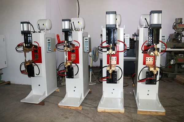 多臺交流點焊機600x400 多臺交流點焊機600x400
