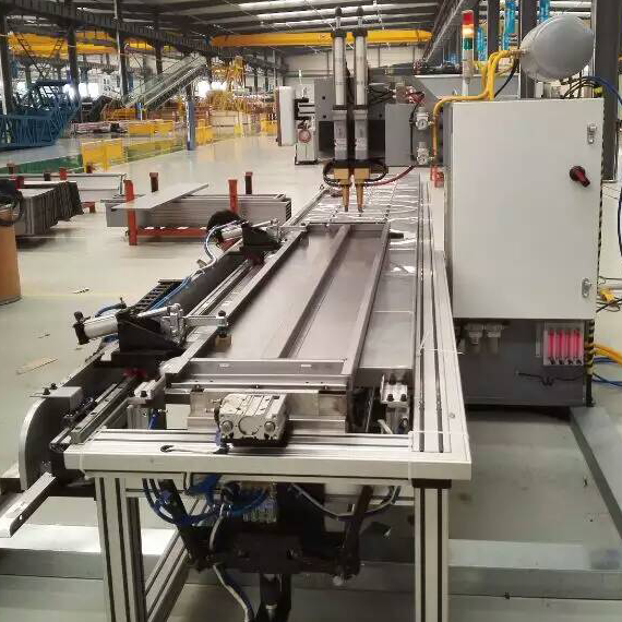 工業貨架加強筋自動雙頭點焊機