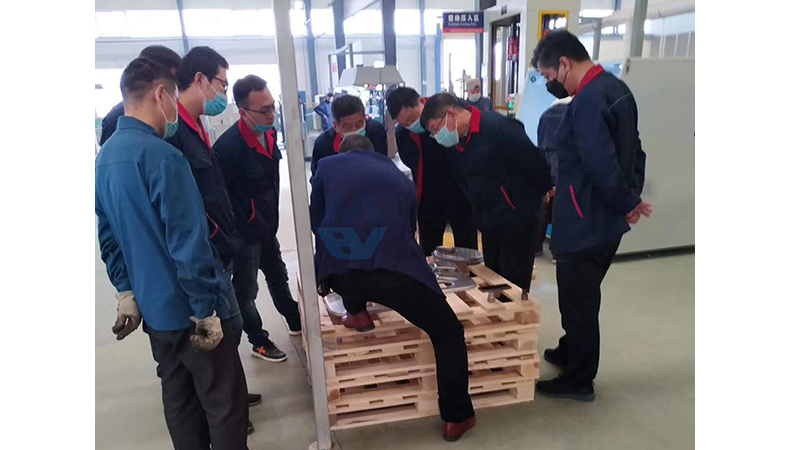 調(diào)試聊城魯環(huán)中頻點(diǎn)焊機(jī) (3) 調(diào)試聊城魯環(huán)中頻點(diǎn)焊機(jī) (3)