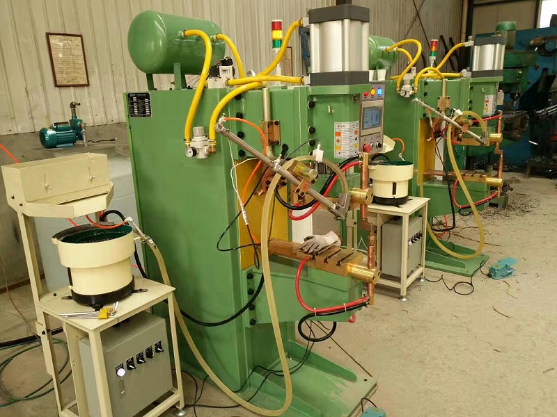 螺母輸送機搭載點焊機 螺母輸送機搭載點焊機