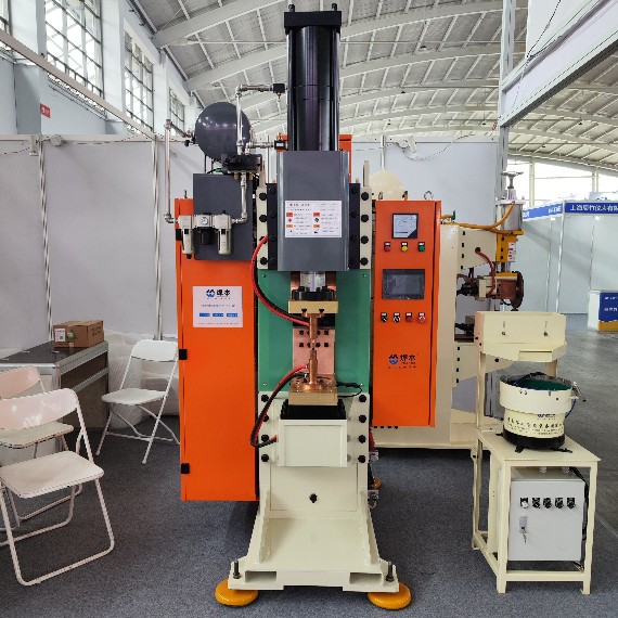 電容儲(chǔ)能式點(diǎn)焊機(jī) 電容儲(chǔ)能式點(diǎn)焊機(jī)